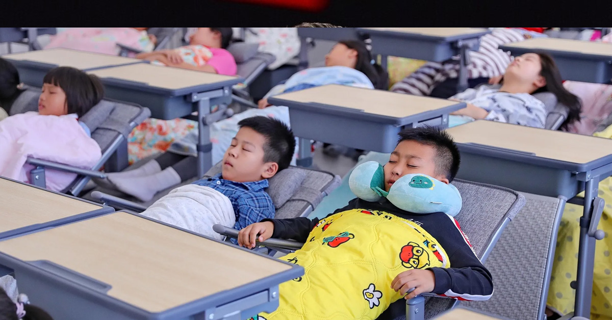 في الصين.. قسط من النوم في الفصل لكسر اليوم الدراسي